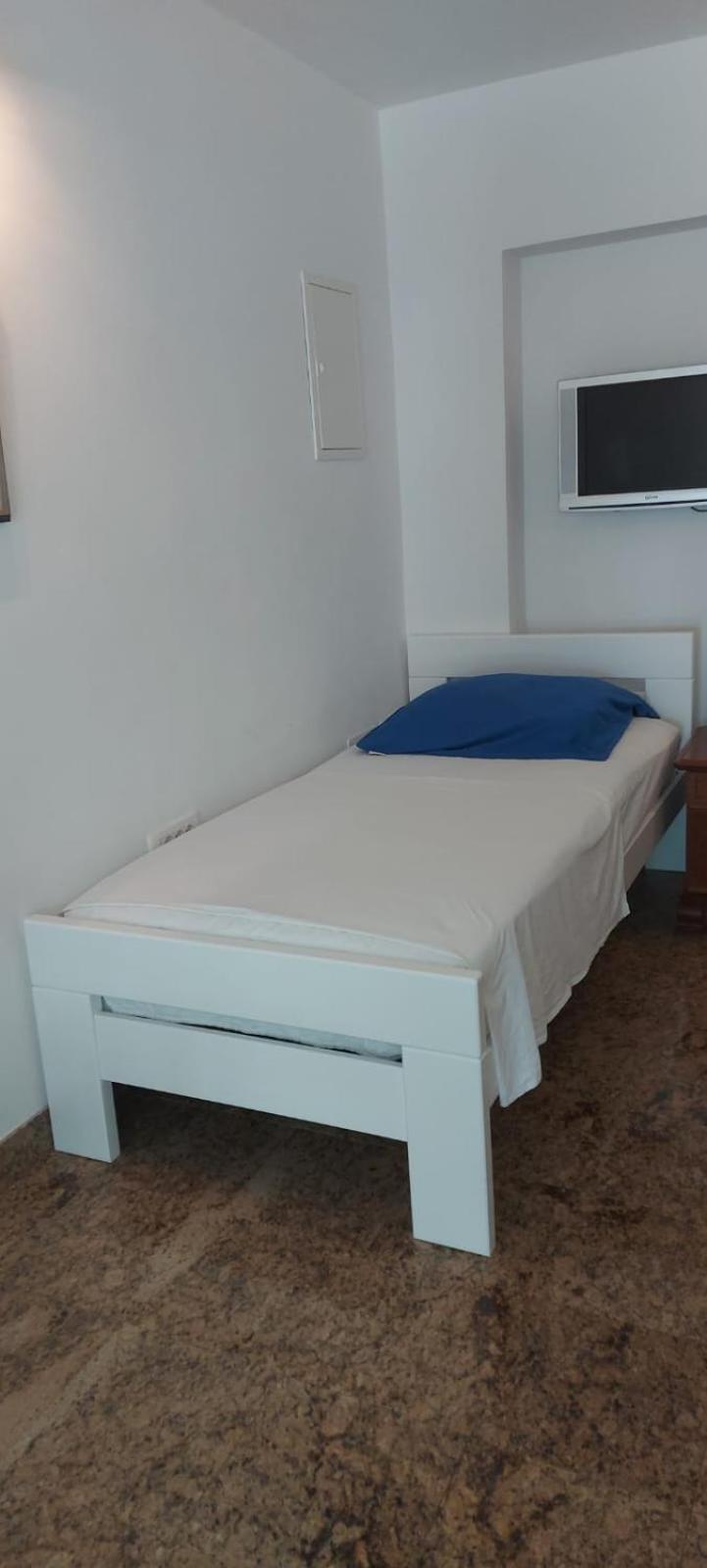 Apartman Nevia Lka Opric Exterior photo